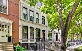 Historic Luxury Townhouse In Downtown Chicago