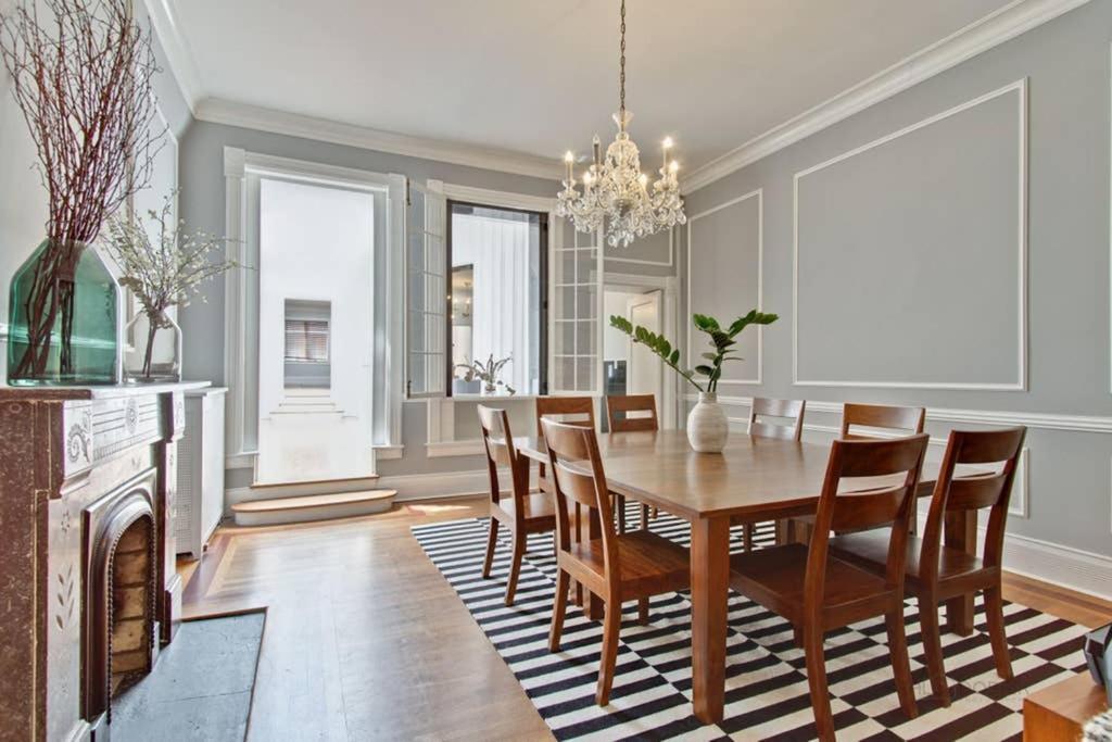 Historic Luxury Townhouse In Downtown Chicago Villa Exterior photo